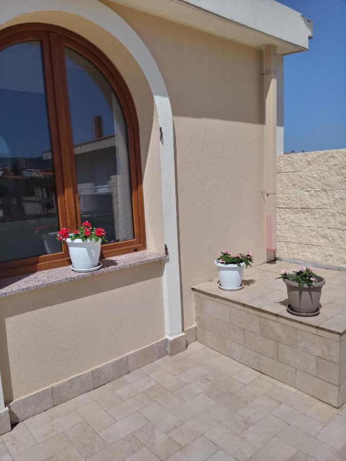 Sìnnai Luminoso Appartamento Con Terrazza......C.U......Q2483 מראה חיצוני תמונה
